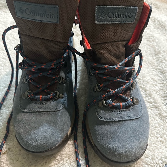 Columbia Red and Black Outdoor Shoes - Picture 6 of 6